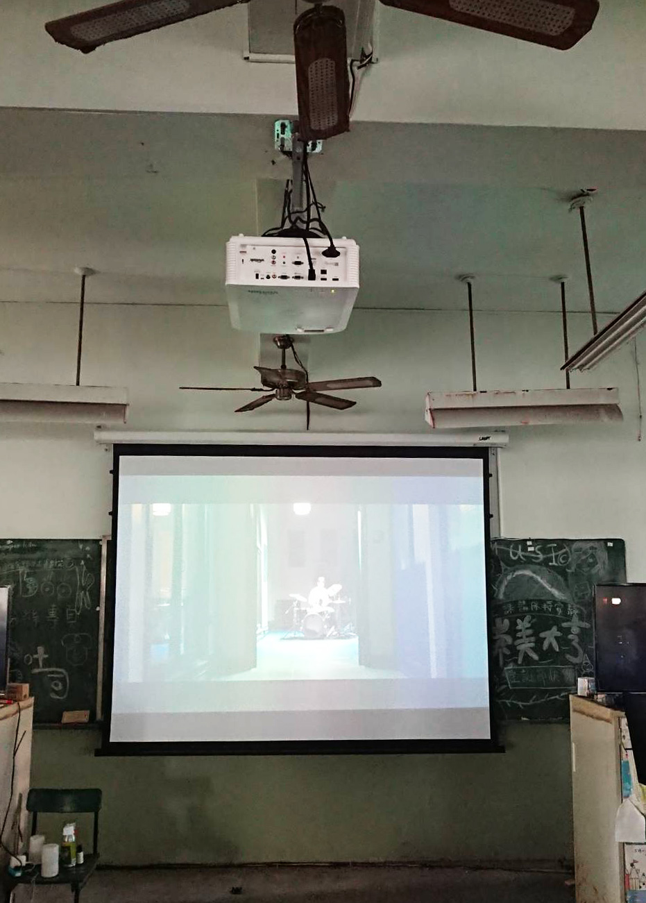 20210526 高中教室 安裝雷射投影機+電動布幕+同步拉線