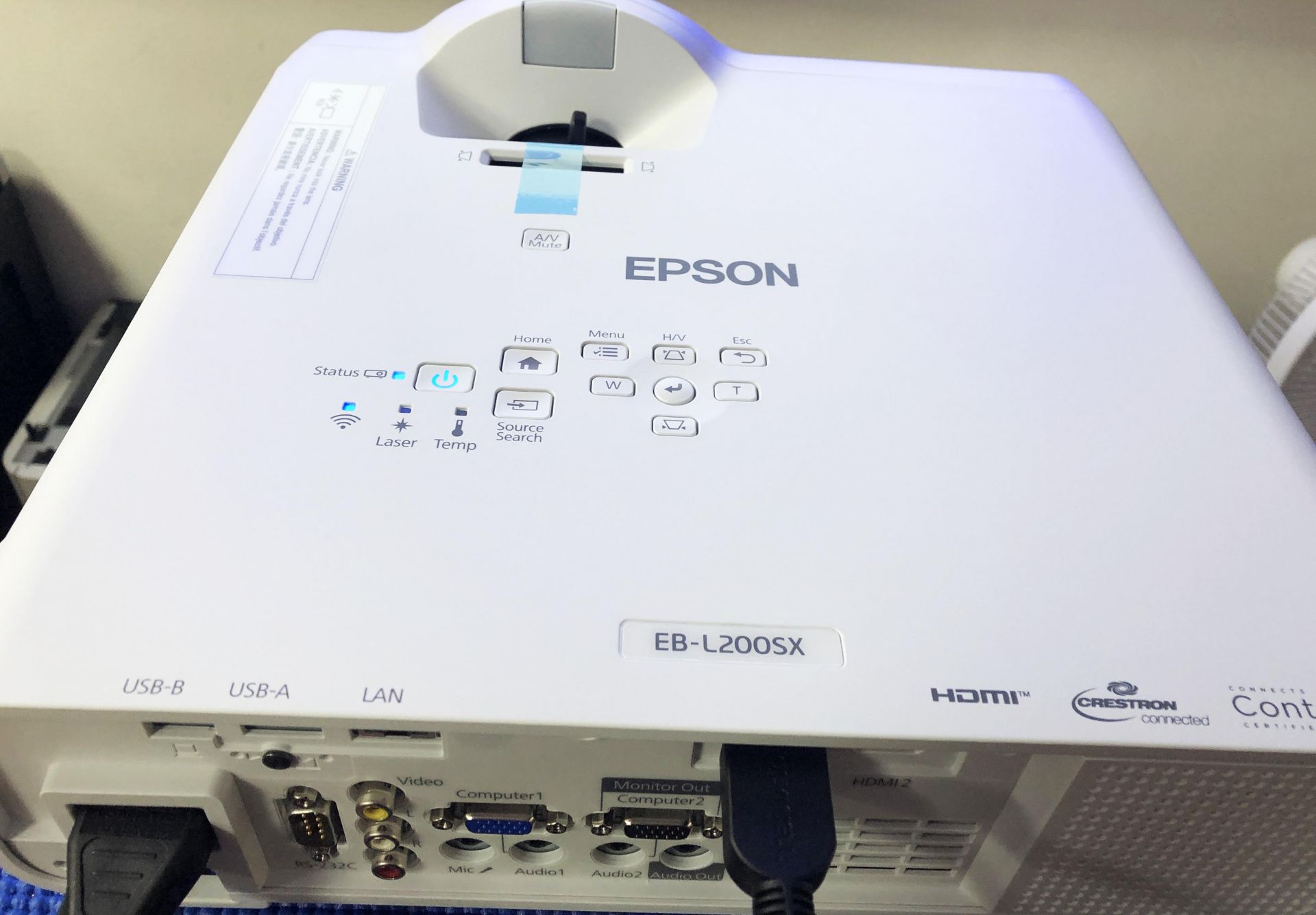 20210720 EPSON EB-L200SX 雷射短焦投影機開箱測試+無線連線ELPWP10